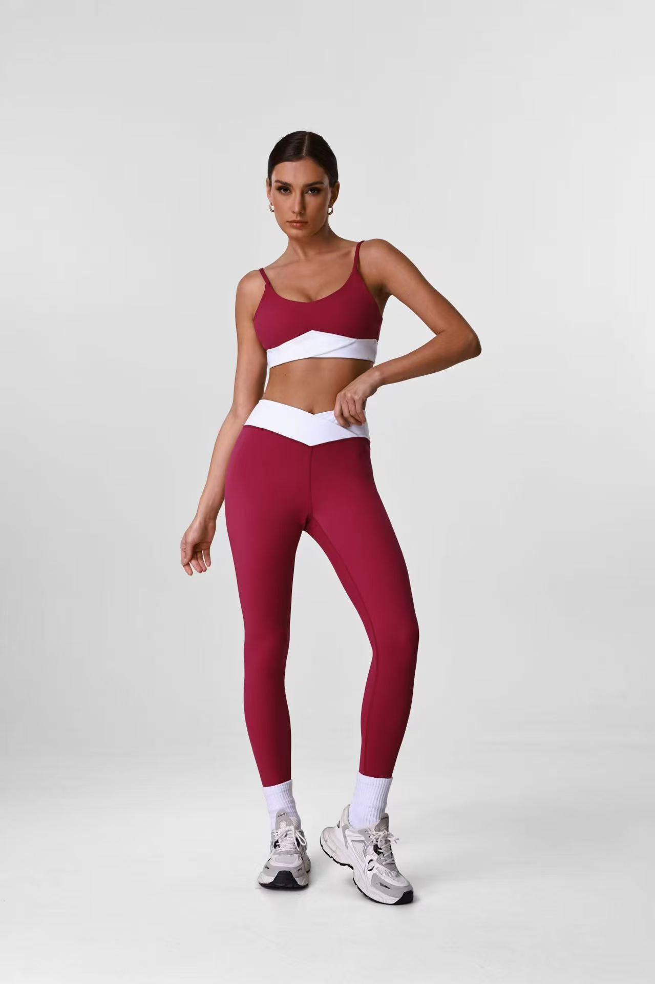Burgundy contrast sports bra and leggings set sample